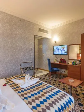 10-nights-4-star-montreal-umrah-package