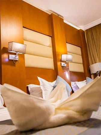 7-night-4-star-calgary-umrah-packages